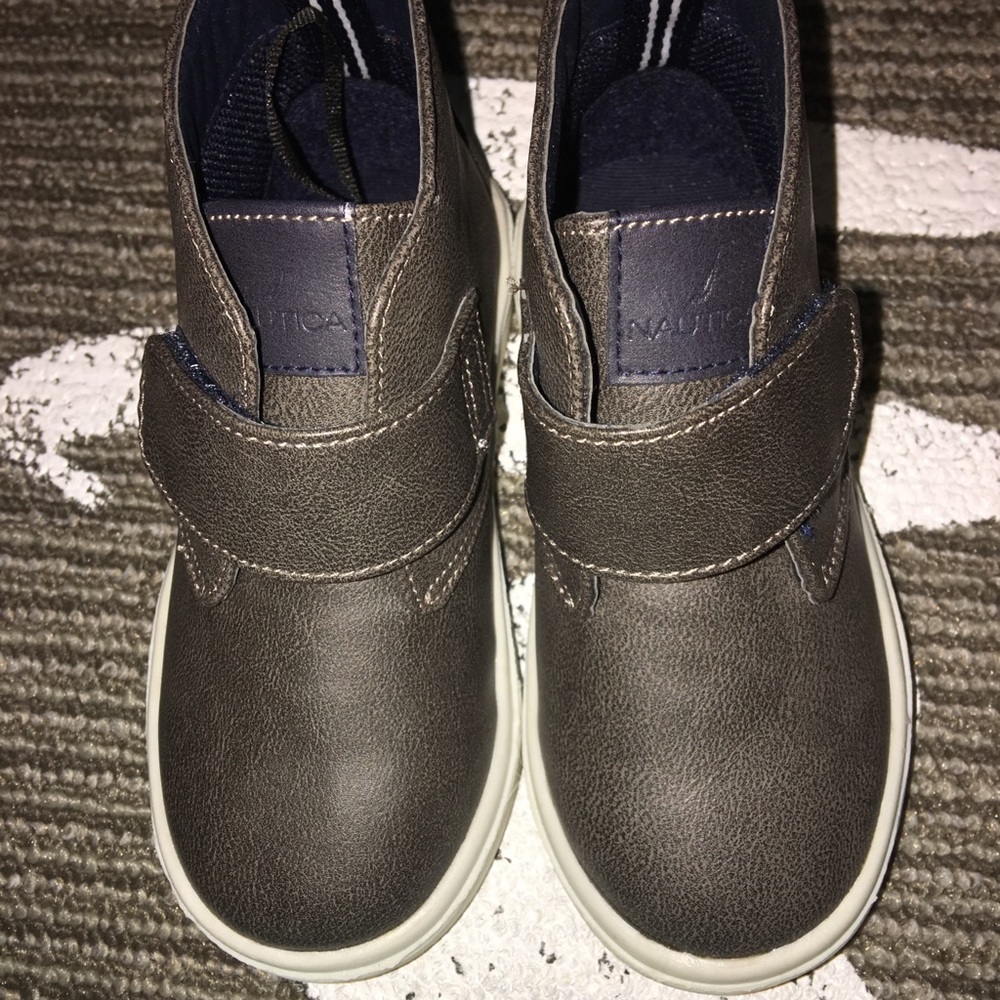 Toddler boys booties/ shoes- Size 5